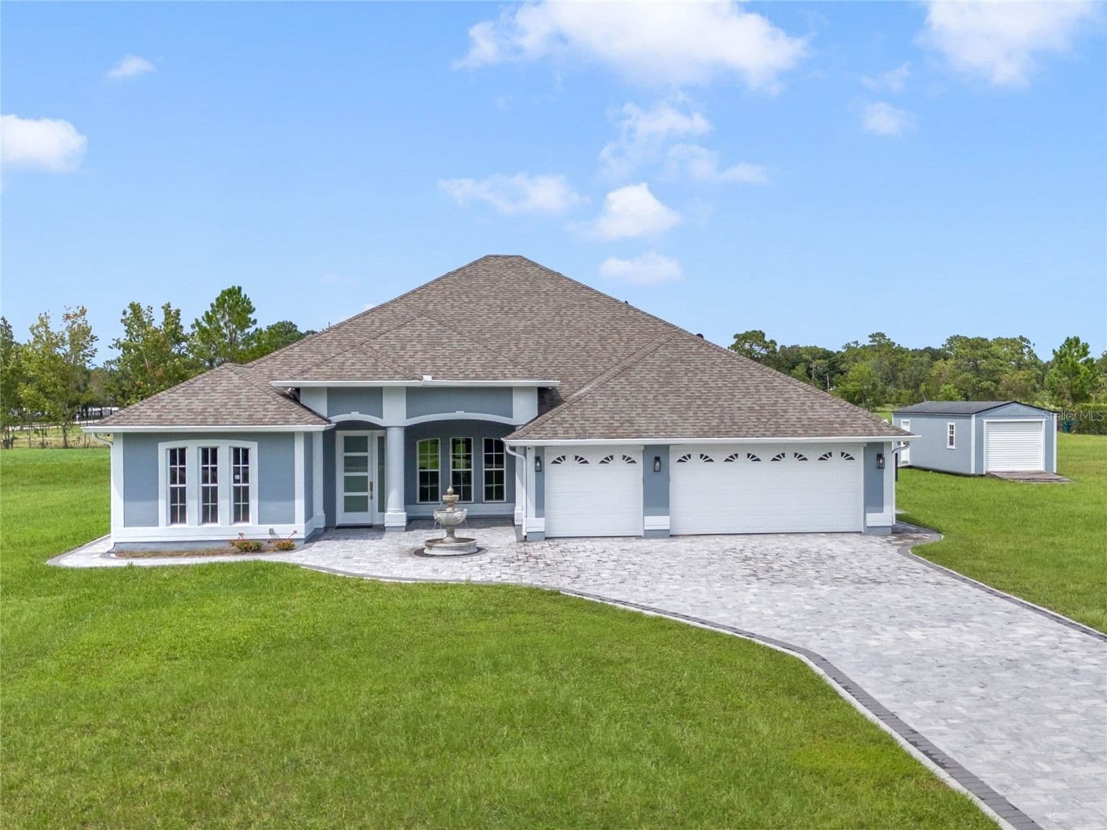 6607 WHISPERING PINES